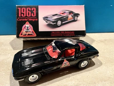 ERTL 1963 Corvette Stingray - Big A 汽车零件 30 周年 - 压铸汽车 — 第 1/4 张图片
