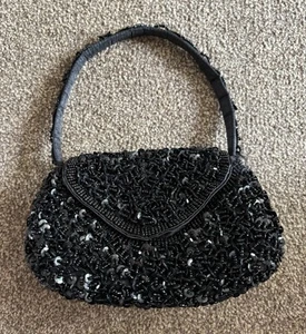 Small Black Sequinned & Beaded Handbag Evening Bag. Handle & Magnetic Fastener - Picture 1 of 7