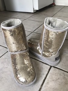 gold sparkle uggs