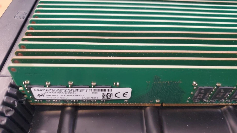 Micron MTABATFIG64AZ-2G6EI 8GB DDR4 2666MHz 8GB 1RX8 PC4-2666V-UA2-11 - Image 1 of 1