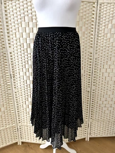 Size 10 Black Polka Dot Spot Black Chiffon Layered Pull On Pleated Midi Skirt - Picture 1 of 10