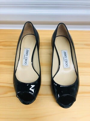 "JIMMY CHOO LONDRES CHAROL NEGRO PUNTA ABIERTA CUÑAS 1.5"" - 35 1/2 o 5.5B EE. UU. Foto 1 de 4