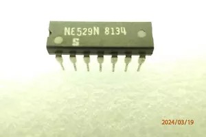 Signetics NE529N UK Stock X2 Chips Original Unit - Picture 1 of 3