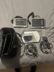 Venturer PVS1950 Portable DVD Player 2 X 4.5" Lcd Screen with carry case - Picture 1 of 15