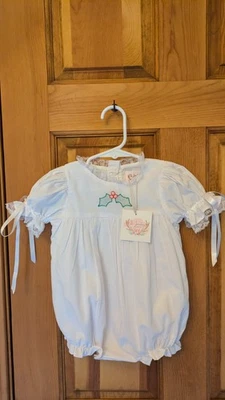 Mameluco de Navidad bordado 9 meses nuevo con etiquetas Foto 1 de 4