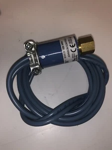 Johnson Controls P100AC1 Pressure Switch, 5 Open (PSI) SPST, 1/4 in Female SAE - Picture 1 of 5