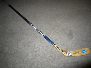 BRANDON SUTTER Vancouver Canucks Autographed SIGNED Hockey Stick w/ COA - Picture 1 of 2