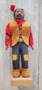Vintage indische Kunst Eskimo Jäger mit Gewehr Figur PUPPE, hergestellt 1979 in Kanada - Bild 1 von 5