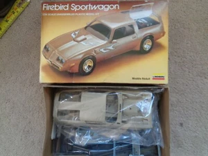 LINDBERG FIREBIRD SPORTWAGON HOBBY MODEL KIT 1/24 VINTAGE - DATED 1984 - Picture 1 of 7