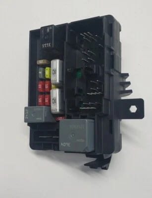 Chevrolet Impala 2006-2011 caja de fusibles unidad de relé 15844101-01AA módulo pasajero  Foto 1 de 4