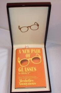Alcoholics Anonymous AA Teak Wood New Pair Of Glasses Display Box and Book Sober - Picture 1 of 12