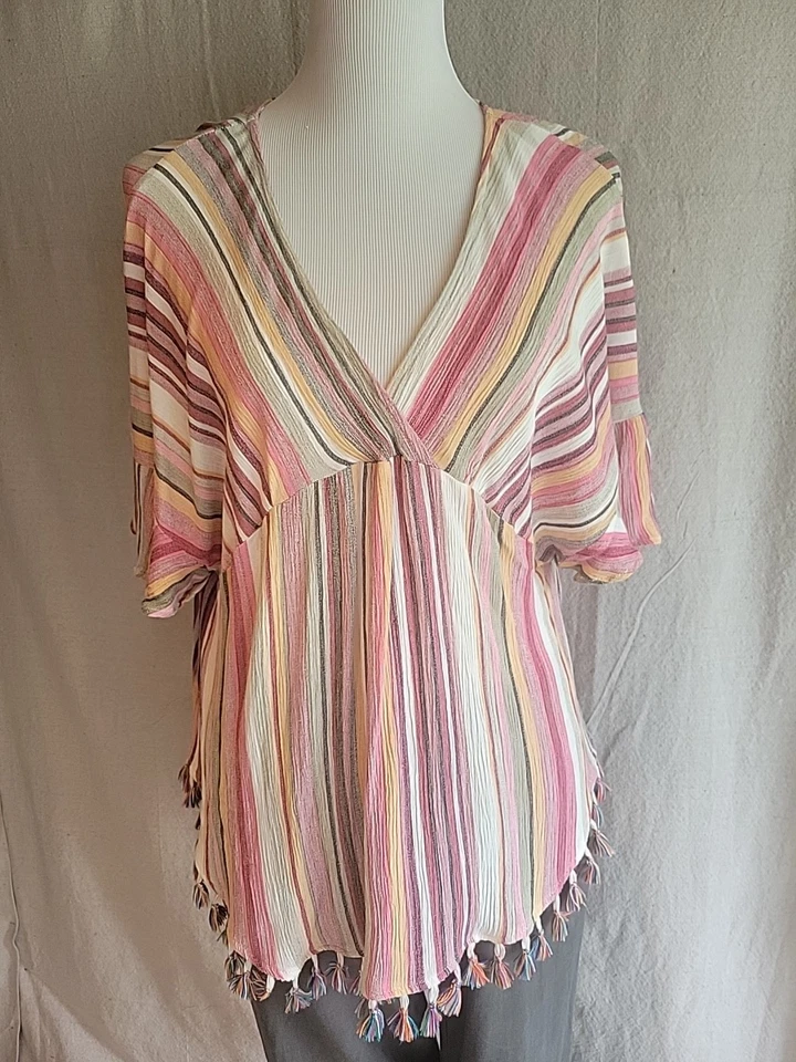 JOLI America Mujer S Borlas Cuello en V Top y Gris Usable Pantalones Cortos Acampanados Foto 1 de 4