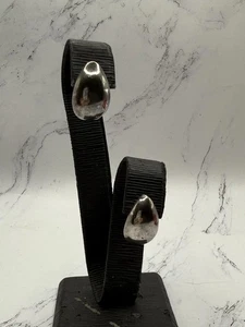 Sleek Silver Teardrop Earrings Drip with Style - Picture 1 of 6