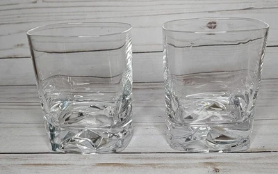 Комплект из 2 квадратных бокалов для виски Luigi Bormioli литой низ высотой 4 дюйма - Изображение 1 из 4