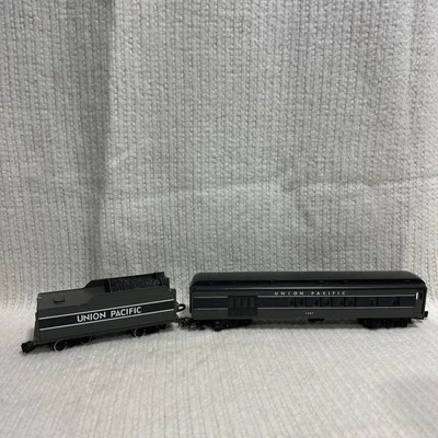 Lot 2 Union Pacific 1751 And 1322 O Scale Railroad Passenger And Tender Bachmann - Image 1 of 4
