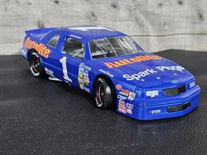2002 Action #1 Jeff Gordon Autolite 1989 Thunderbird Die-Cast Car 1:24 - Picture 1 of 12