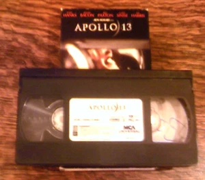 VHS - "Apollo 13", 1995. Tom Hanks, Kevin Bacon, Ed Harris - VHS - Picture 1 of 4