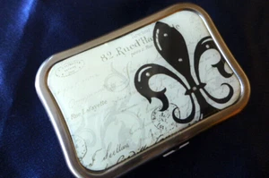 Fashionable Contact Lenses Case...Fleur...one of a kind! - Picture 1 of 2