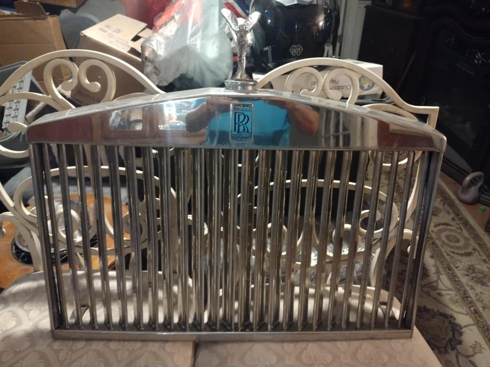 Rolls Royce Grill Silver Spirit / Silver Spur - Image 1 of 1