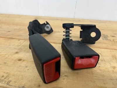 04-07 BMW E60 530i 525i 550 CINTURÓN DE SEGURIDAD HEBILLA PESTILLO TRASERO DERECHO 7059774 OEM Foto 1 de 4