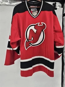 MARTIN BRODEUR SIGNIERTES TRIKOT - JSA COA -CE87789 - Bild 1 von 8
