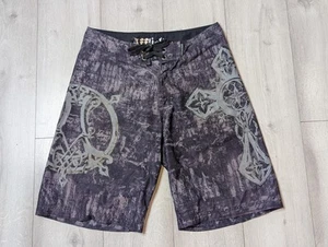 Costume da bagno Affliction Board pantaloncino uomo 32 nero incrociato effetto invecchiato biker tatuaggio - Foto 1 di 13