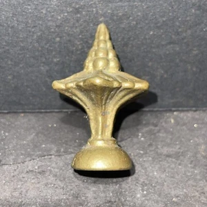 VINTAGE CAST BRASS CHINESE PAGODA LAMP FINIAL WITH 1/8-27 IPS THREAD - Picture 1 of 12