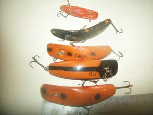 5 Assorted Wood (I Think) Vintage Flatfish Fishing Lures 1 U20 2 S3 2 Unmarked - Picture 1 of 5