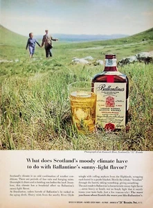 Whisky escocés Ballantine's 1963 vintage años 60 anuncio impreso Scotland Grass Meadows - Imagen 1 de 1