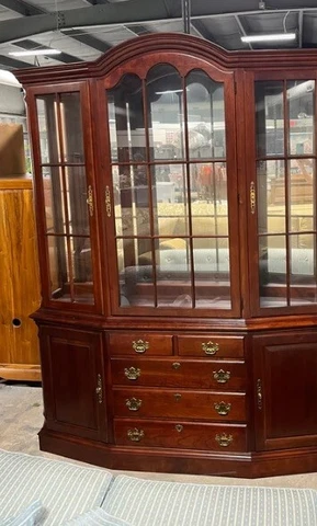 Pennsylvania House Solid Cherry Lighted China Hutch- EUC Cover