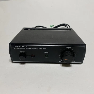 Realistic FM Wireless Microphone System 32-1221R - Image 1 of 4