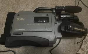 Panasonic AG-456 SVHS Camcorder Video Camera w/ Case, Power , S-VHS - Picture 1 of 15