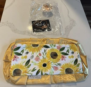 Minky Couture Lovey Satin Minky Plush Daisy Security Baby Blanket - Picture 1 of 5