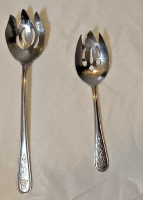 Reed & Barton Berry Vine 2 Piece Serving Spoon Set Flatware E22E - Image 1 of 4