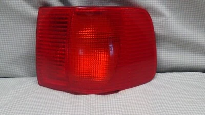 Luz trasera derecha 91-94 Audi 100 pasajeros OEM 4A5 945 096 A Foto 1 de 4