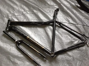 Voodoo Marassa 20" aluminium frame with 1 1/8th Cro-Mo forks. - Picture 1 of 14