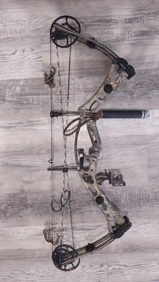 Блочный лук Hoyt Katera 29/70 для правой руки с жестким чехлом Plano!  - Изображение 1 из 4