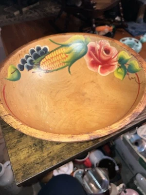 "Cuenco de madera vintage pintado a mano con patas forma ligeramente ovalada sin marca 3,75"" H" Foto 1 de 4