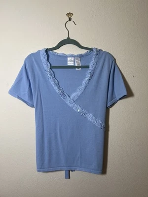 Secuencia de encaje cruzado azul claro Emma & James, lazo trasero, parte superior acanalada lateral, XL Foto 1 de 4