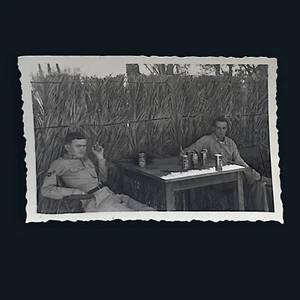 50er Jahre Militär Foto #17 Offiziere dienstfrei trinken rauchende Uniform - Bild 1 von 1