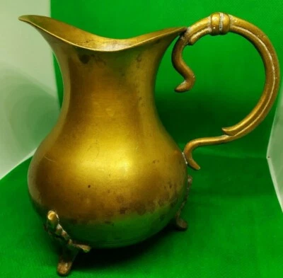 Jarra de crema de leche latón Europa siglo XIX Foto 1 de 4