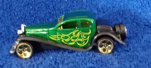VINTAGE HOT WHEELS Green w/ Yellow ghost flames 1980 '37 Bugatti " Near Mint" - Picture 1 of 9