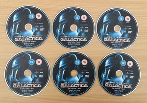🌟BATTLESTAR GALACTICA🌟SEASON TWO🌟SERIES 2🌟6X DISC BOX SET🌟UK🇬🇧SELLER🌟 - Foto 1 di 8