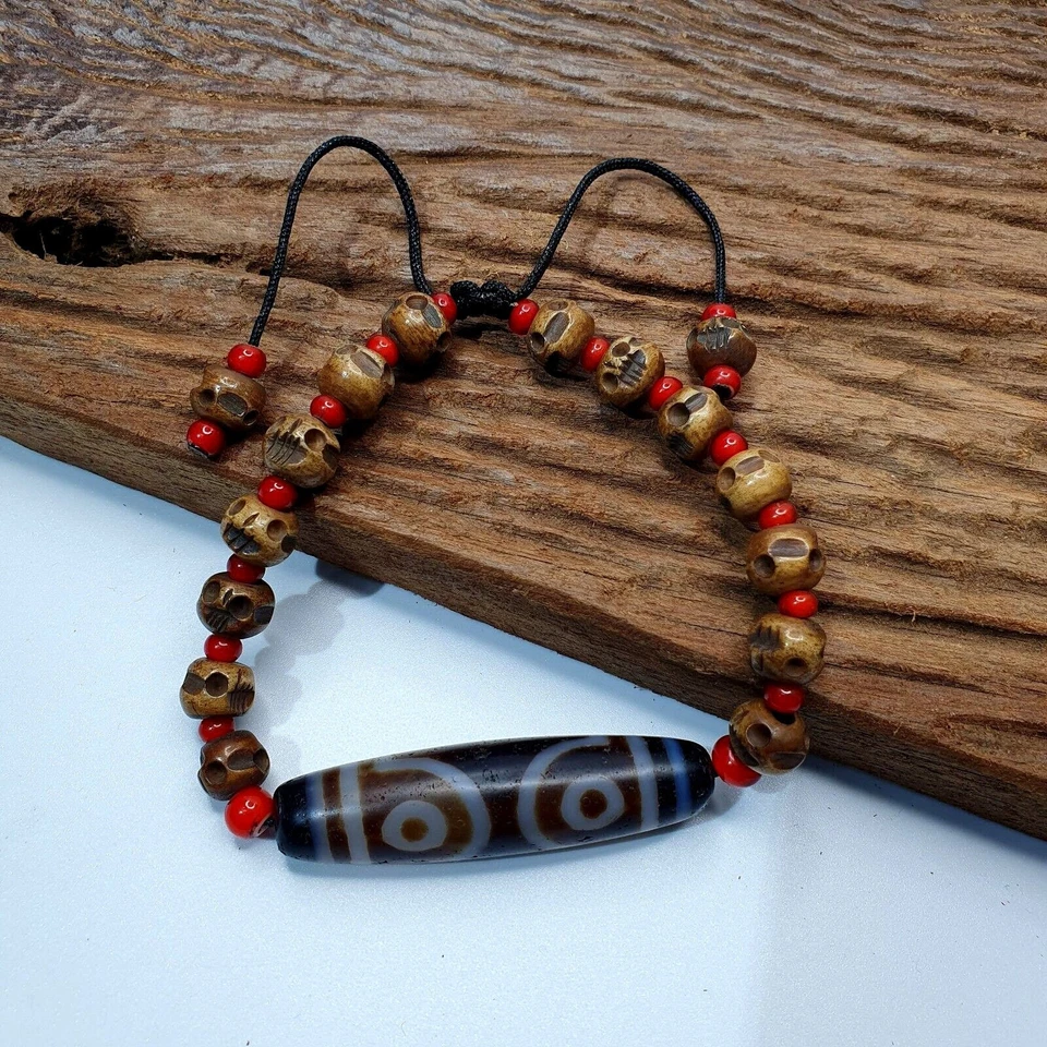 Pulsera de colección antigua de ágata tibetana indo del Himalaya, talla de cuentas de calavera Foto 1 de 4