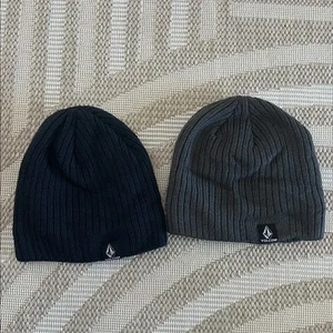 Bundle two nwot Volcom men’s beanies blue and gray - Picture 1 of 4