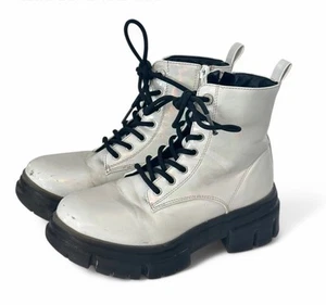 Sketchers Girls Iridescent White Boots Size 2 - Picture 1 of 9
