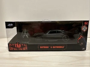Jada Toys - 1:32 2022 The Batman Batmobile with Batman Figure NEW - Picture 1 of 6
