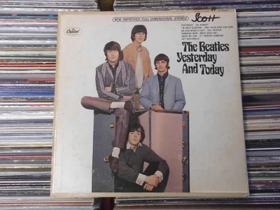 THE BEATLES LP:  YESTERDAY AND TODAY (US;  Capitol Records ‎– ST 2553) - Bild 1 von 4
