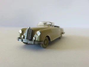 Wiking Modelle, Mercedes 220 Cabrio, hellgelbgrau,  2. Version, CS-Nr.: 376/2B - Bild 1 von 11