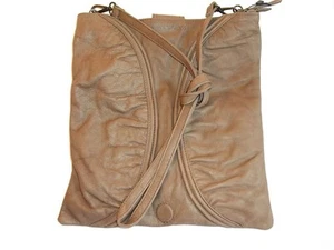 NUOVA Borsa a tracolla Armani Jeans in pelle Miele Made in Italy 30,5cm x 29,5cm - Foto 1 di 12